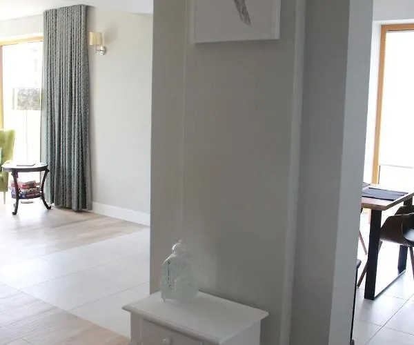 Nyaraló Monsieur Henri