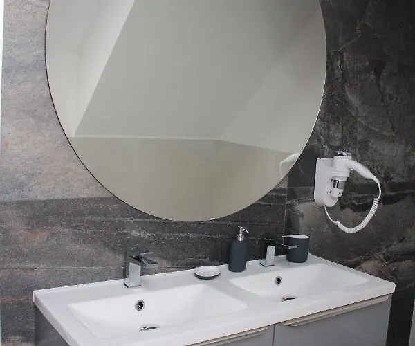 Monsieur Henri * Gronków