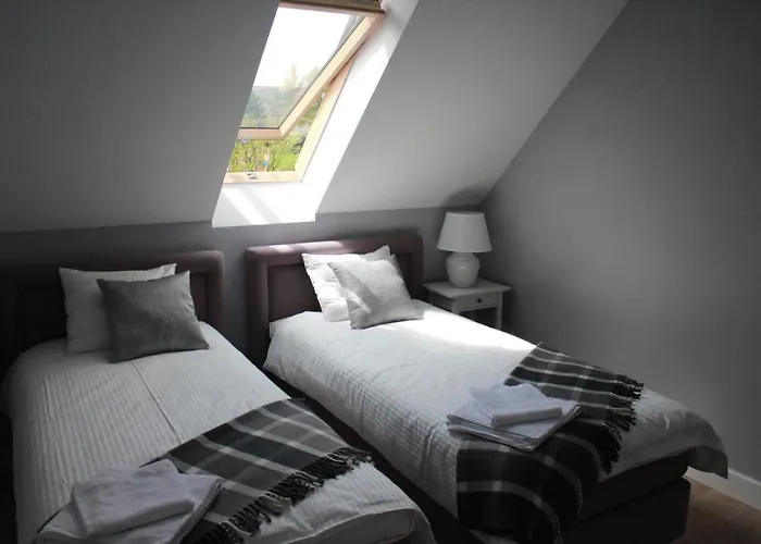 Nyaraló Monsieur Henri